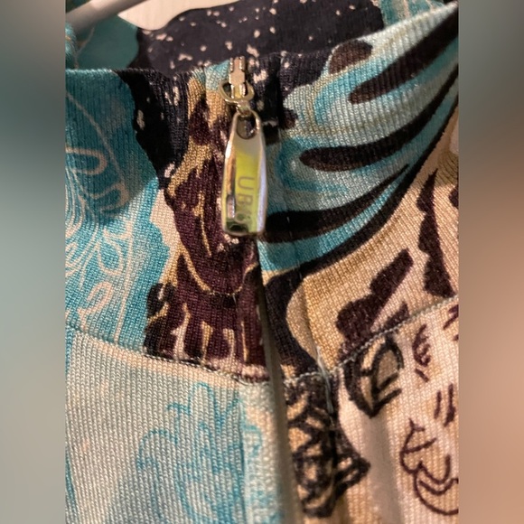 UbU full zip jacket-large like new - Picture 3 of 7